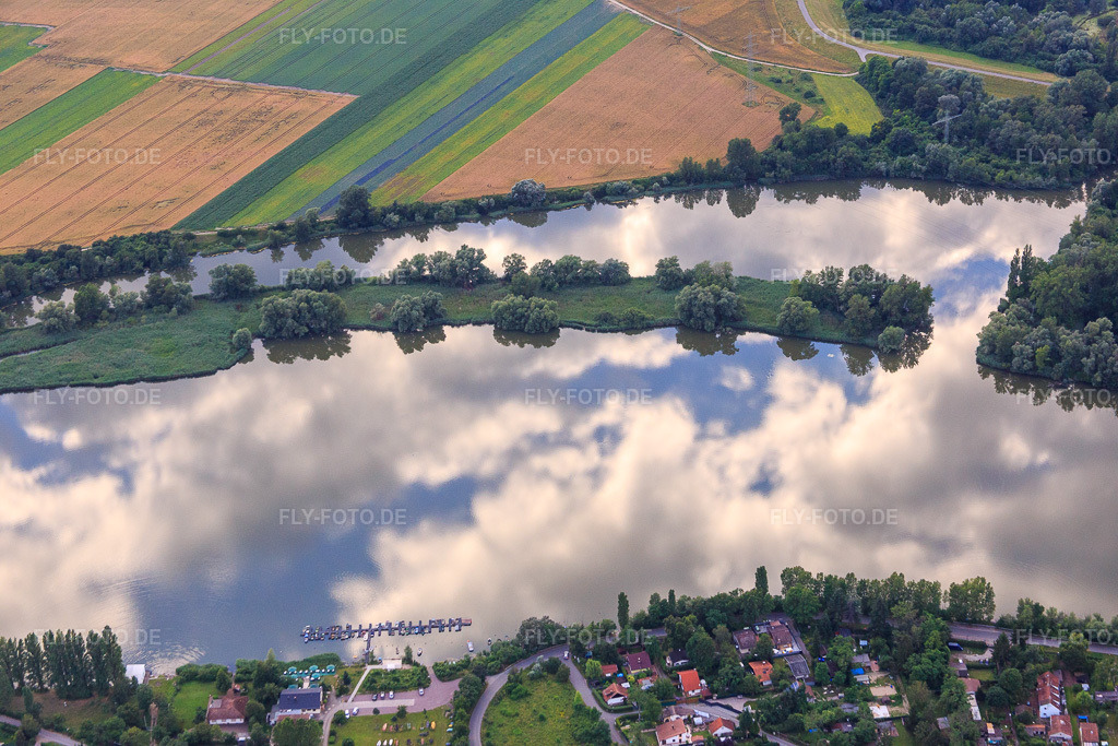 Luftbild: Bootsanlieger des SAV Altrip am Neuhofener Altrhein in Altrip im Bundesland Rheinland-Pfalz in Deutschland. Foto: IMG_090982.jpg vom 04.07.2016 durch Werner Riehm/FLY-FOTO.deSPORTANGLERVEREIN-ALTRIP.DE