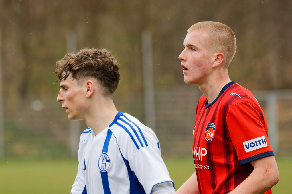 20260412-FCHS04_221 | 1.FC Heidenheim 1846 vs. FC Schalke 04, Fußball, U19, A-Junioren, NWL, U19-DFB-Nachwusliga, 2025/2026, 8. Spieltag, 12.04.2026 in Heidenheim, Walter-Birkhold-Jugendstadion (Foto: Michael Bulling) - Realisiert mit Pictrs.com