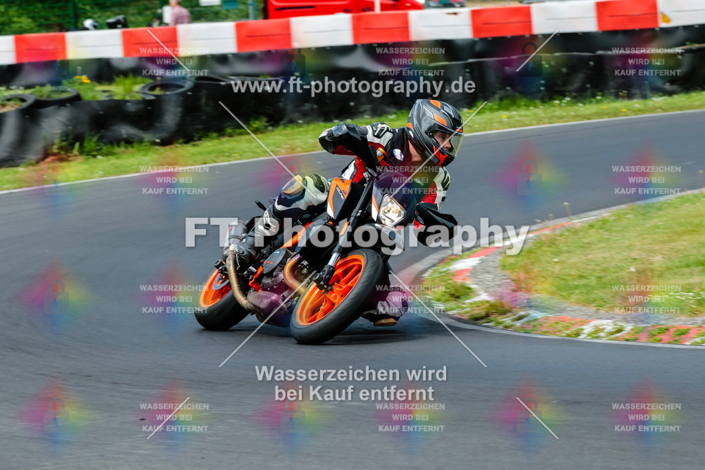 MotoTeamVBK-20726 | Hier findet Ihr Bilder von Touristenfahrten auf der Nürburgring Nordschleife oder von anderen Veranstaltungen die ich besucht habe. Viel Spass beim Durch Schauen 