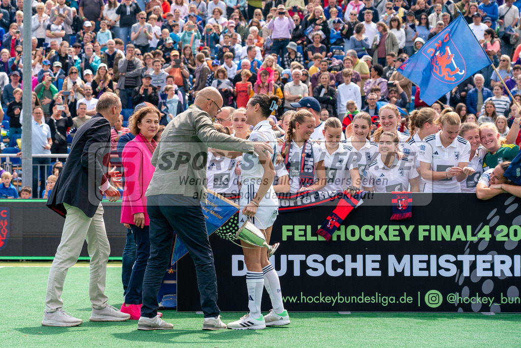 Final4_20240519-1317-0037 | Bonn, Deutschland, 19.05.2024:  in Aktion waehrend des Spiels der Deutsche Feldhockey-Meisterschaften 2024 zwischen Final 4 Damen Finale Düsseldorfer HC - Mannheimer HC im Bonner THV am 19.05.2024 in Bonn, Deutschland. (Foto von Stephan Fehrmann)

Bonn, Germany, 19.05.2024:  in action during the game of Deutsche Feldhockey-Meisterschaften 2024 between Final 4 Damen Finale Düsseldorfer HC - Mannheimer HC in Bonner THV at 19.05.2024 in Bonn, Deutschland. (Foto from Stephan Fehrmann)