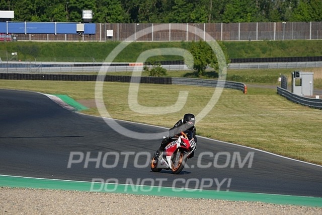 2025_05_13_PBK_24100 | Sportfotografie; SlowMotion; Video; Rennstrecke; Hafeneger; Speer; Racing; RSE; BMW; CBO; Trackday; Motorsportarena; Hockenheimring; Brno; Most; Barcelona; Valencia