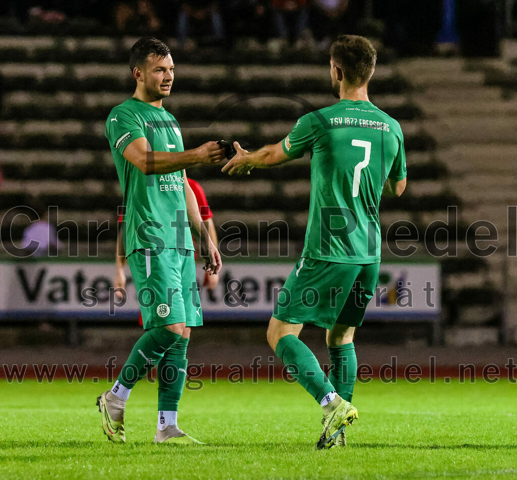 2023-09-01_057_SC_Baldham-Vaterstetten_gegen_TSV_1877_Ebersberg | Vaterstetten, Deutschland, 01.09.2023:
Fußball, Kreisliga 2023 / 2024, 3. Spieltag, SC Baldham-Vaterstetten gegen TSV 1877 Ebersberg, Ergebnis: 1:2

Maximilian Volk (TSV 1877 Ebersberg, #10), Timo Schaller (TSV 1877 Ebersberg, #7)

Foto: Christian Riedel / fotografie-riedel.net