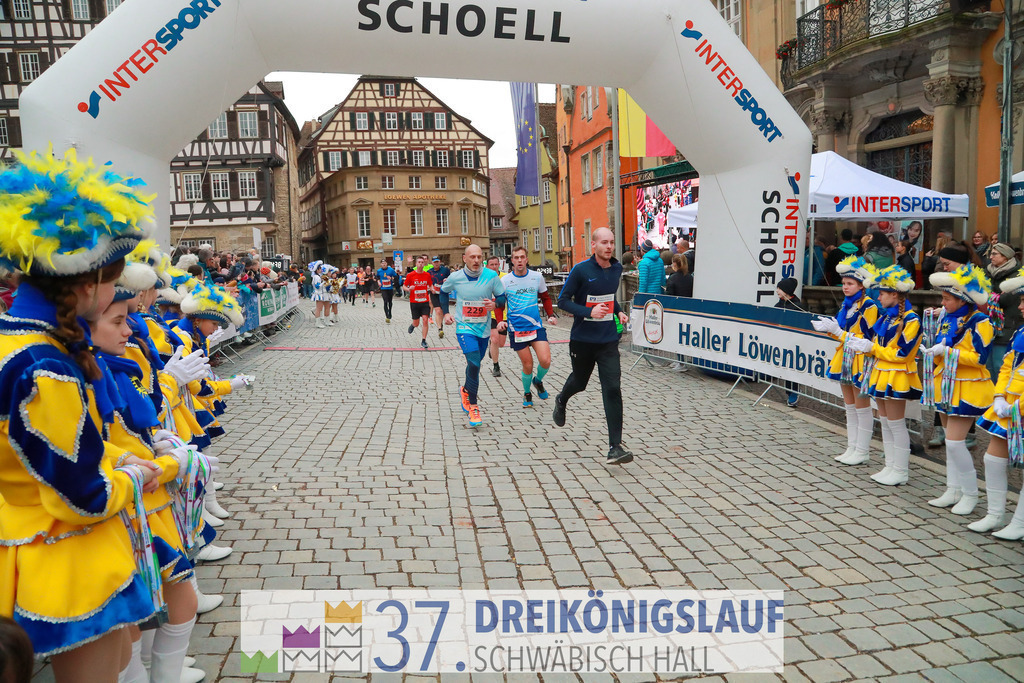 VR Bank Hauptlauf 10000m | 3 Koenigslauf 2023 - Realisiert mit Pictrs.com