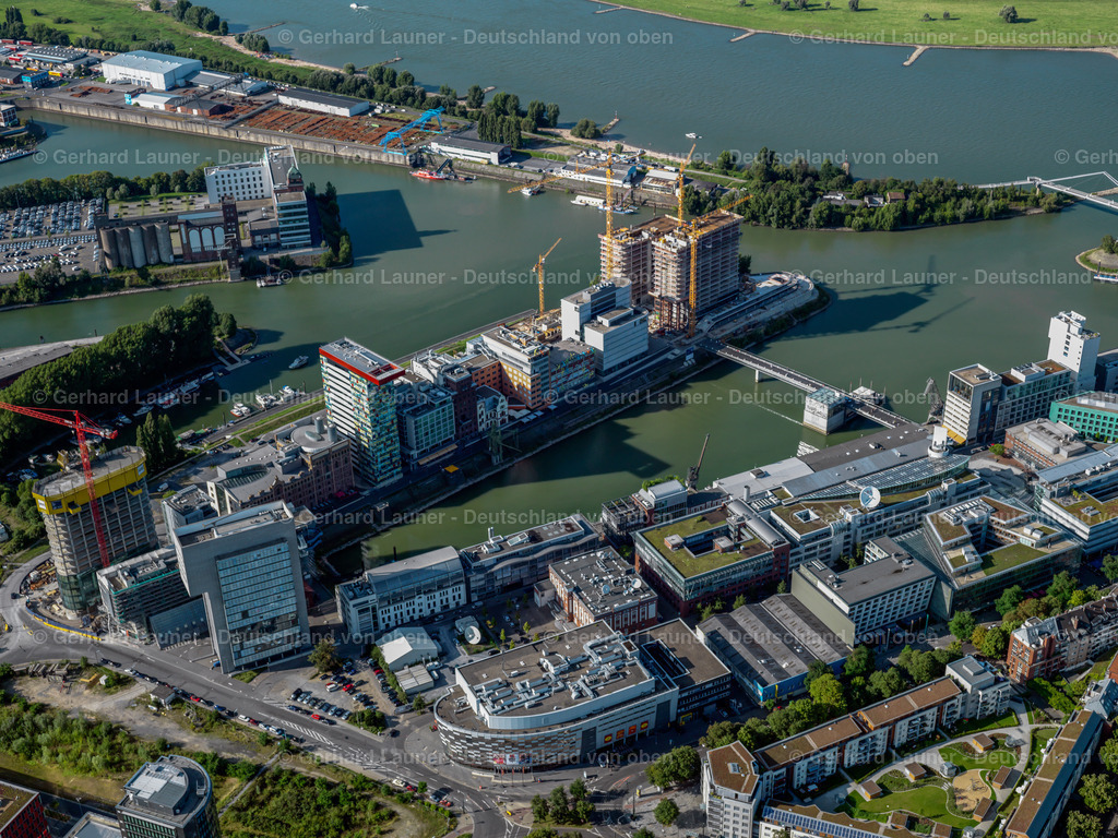 2995093 | Düsseldorf-Hafen, Medienhafen Düsseldorf, ist ein Stadtteil der durch Industrie, Logistik, Gewerbe und Büronutzung geprägt ist