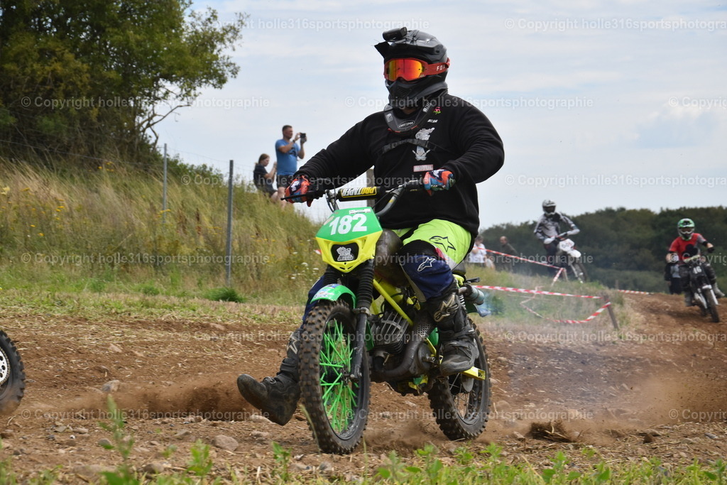 DSC_0785 | Sportfotografie , Motorsport, Motoross, Reitsport, Mointainbike, Enduro,
Landschaft , Outdoor, Eventfotografie, Landschaft, Bilder online bestellen - Realisiert mit Pictrs.com