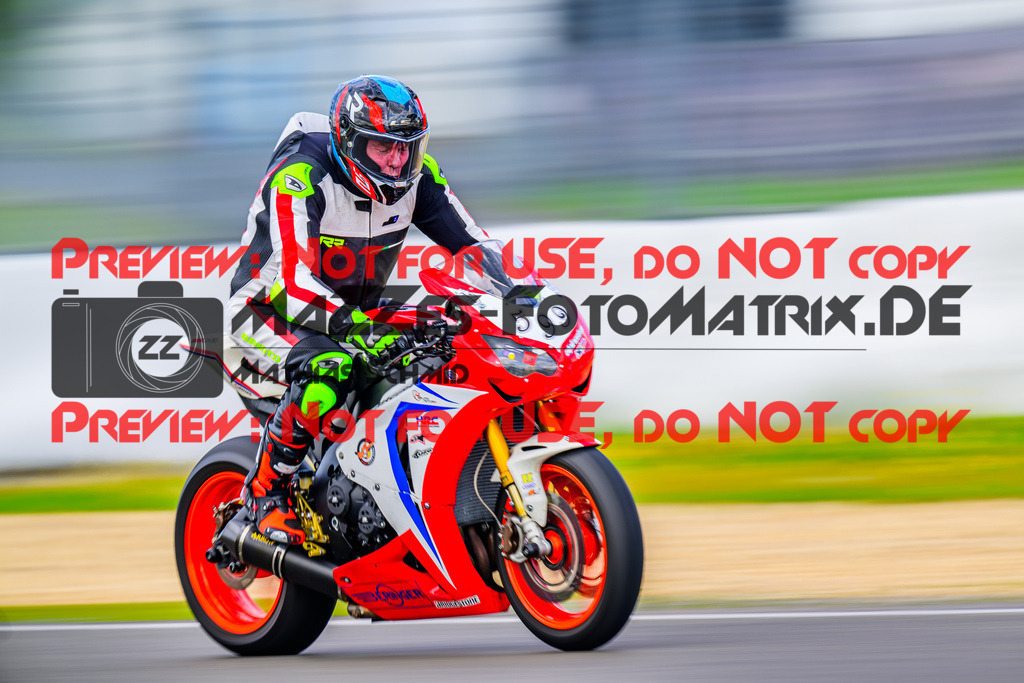 MaZZes_FotoMatrix_240717_6007705_2-198 | ROT