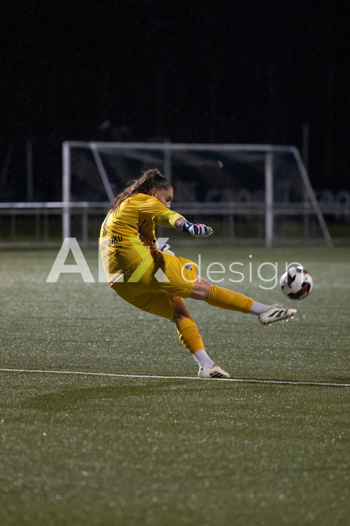 Fußball I Frauen I Saison 2025-2026 I AXA Women's Super League | Women I 14. Spieltag I Grasshoppers Club Zürich - FC Luzern I 14.02.2026 | 1 Lea Kramoviku (CH) (FC Luzern) – Tor - Realisiert mit Pictrs.com