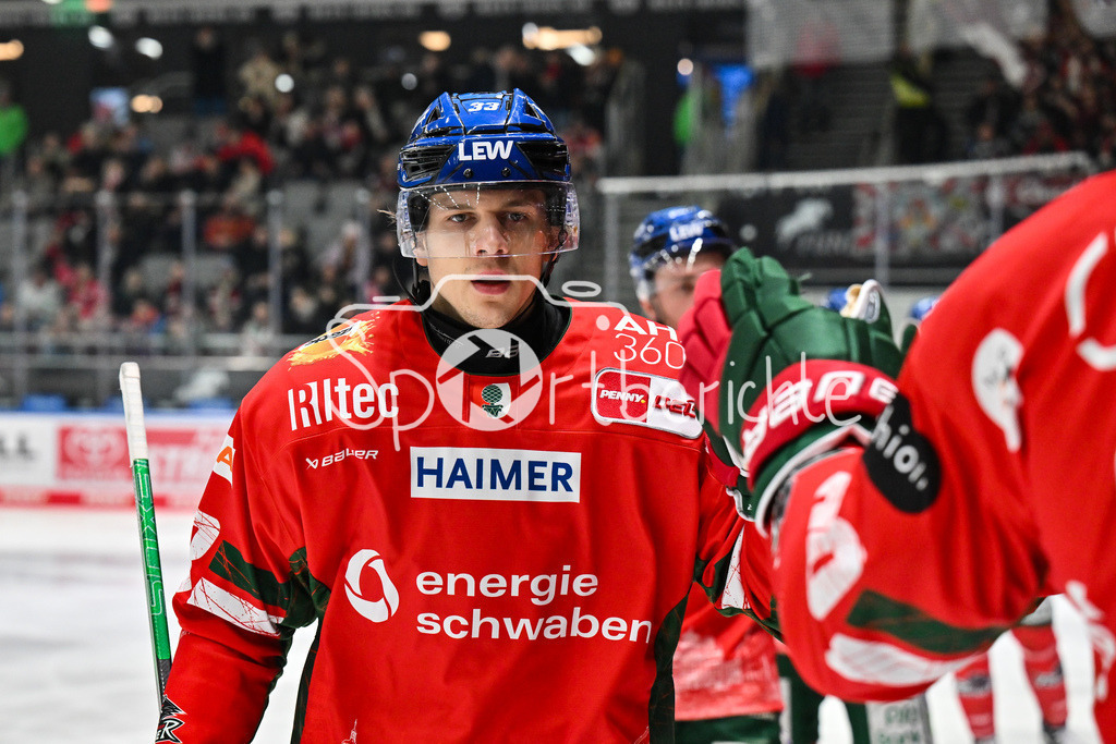 Augsburger Panther - Fischtown Bremerhaven | AUGSBURG, GERMANY - 25. JANUARY: Jubel der Panther nach dem Treffer zum 1-1 Ausgleich durch Tim WOHLGEMUTH (Augsburger Panther 33) / Tor / Torschuetze / Freude / Happy während dem Match zwischen den Augsburger Panthern und den Fischtown Pinguins am 43. Spieltag der Penny DEL im Curt Frenzel Stadion
