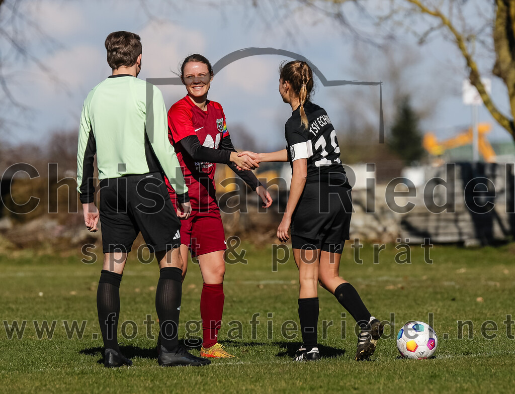 2024-02-25_002_FC_Schwaig_gegen_TSV_Eching | Oberding, Deutschland, 25.02.2024:
Fußball, Bezirksliga 2023 / 2024, Testspiel, FC Schwaig gegen TSV Eching, Endergebnis: 0:5

Schiedsrichter Dominik Dersein, Christina Lommer (FC Schwaig, #7), Sandra Mederl (TSV Eching, #19)

Foto: Christian Riedel / fotografie-riedel.net