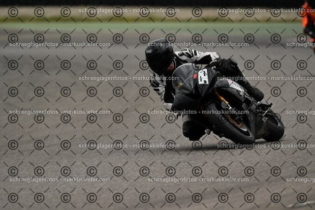 25bt02-1659 | markuskiefer.com - Realisiert mit Pictrs.com