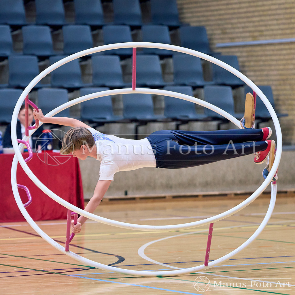 2024-11-09-3-D-DSC02654 | Professionelle Sportfotografie in Hamburg, Schleswig-Holstein und Niedersachsen – spezialisiert auf Rhönrad, Geräteturnen, Leistungsturnen und rhythmische Sportgymnastik. Bundesweite Begleitung von Rhönrad-Events. Jetzt Sport-Fotos - Realisiert mit Pictrs.com