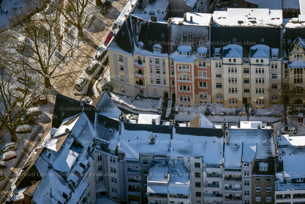 4043830 | DORTMUND 13.02.2021 Wohngebiet der Mehrfamilienhaussiedlung an der Fächerstraße - Hollestraße im Ortsteil Westpark in Dortmund im Ruhrgebiet im Bundesland Nordrhein-Westfalen, Deutschland. // Residential area of the multi-family house settlement on Faecherstrasse - Hollestrasse in the district Westpark in Dortmund at Ruhrgebiet in the state North Rhine-Westphalia, Germany. Foto: Gerhard Launer