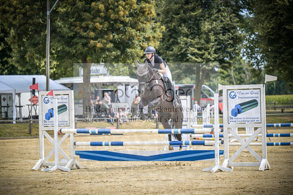DOS_5706 | Entdecke hochwertige Reitturnierfotos von Foto Oger. Professionell, emotional und authentisch – jetzt Lieblingsmomente im Shop bestellen.Deutschlandweite Turnierfotografie. - Realisiert mit Pictrs.com