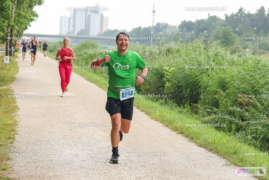 LUR_1605 | 34. M-net Erlanger Triathlon 2025 #erlangertriathlon  #mnettriathlon2025 #mnettriathlon #team #olympischedistanz #mitteldistanz #triathlon #maindonaukanal  #erlangertriathlon2025 #yourpictrs #tv1848 #tv1848erlangen  #triathlonbayern #sportinerlangen #demsportverbunden #sportshot_your_pictrs Copyright: www.sportshot.de