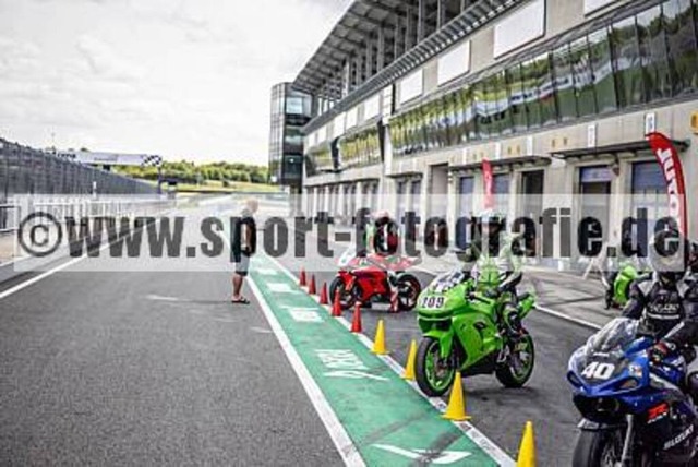 pube1210 | Professionelle Fotos von Sportveranstaltungen, aber auch Hochzeiten und anderen Events. - Realisiert mit Pictrs.com