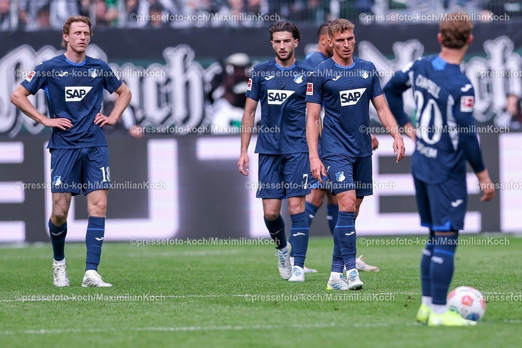 BMG16052601084 | 16.05.2026, Fußball, Borussia Mönchengladbach - TSG 1899 Hoffenheim, 1. Fußball Bundesliga, 34.Spieltag, Borussia-Park, Saison 2025 2026: Wouter Burger&nbsp;(TSG Hoffenheim #18) Leon Avdullahu&nbsp;(TSG Hoffenheim #07) Grischa Prömel&nbsp;(TSG Hoffenheim #06) Cole Campbell (TSG Hoffenheim #20) enttäuscht Enttäuschung nach dem 0:4 Gegentor Niederlage DFB regulations prohibit any use of photographs as image sequences and or quasi-video.