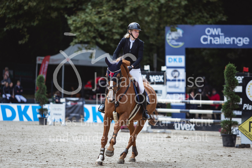 240914_OWLCh_AmateurS-401 | Deine schönsten Turniermomente als professionelle Fotos! Entdecke hochwertige Pferdesport-Fotografie im Online-Shop. Jetzt Fotos finden & bestellen!