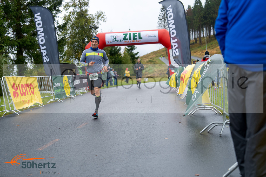 50Hertz-Zielbilder Herbstlauf | Rennsteig-Herbstlauf am 5. Oktober 2025 - Neuhaus/Rwg. nach Masserberg
