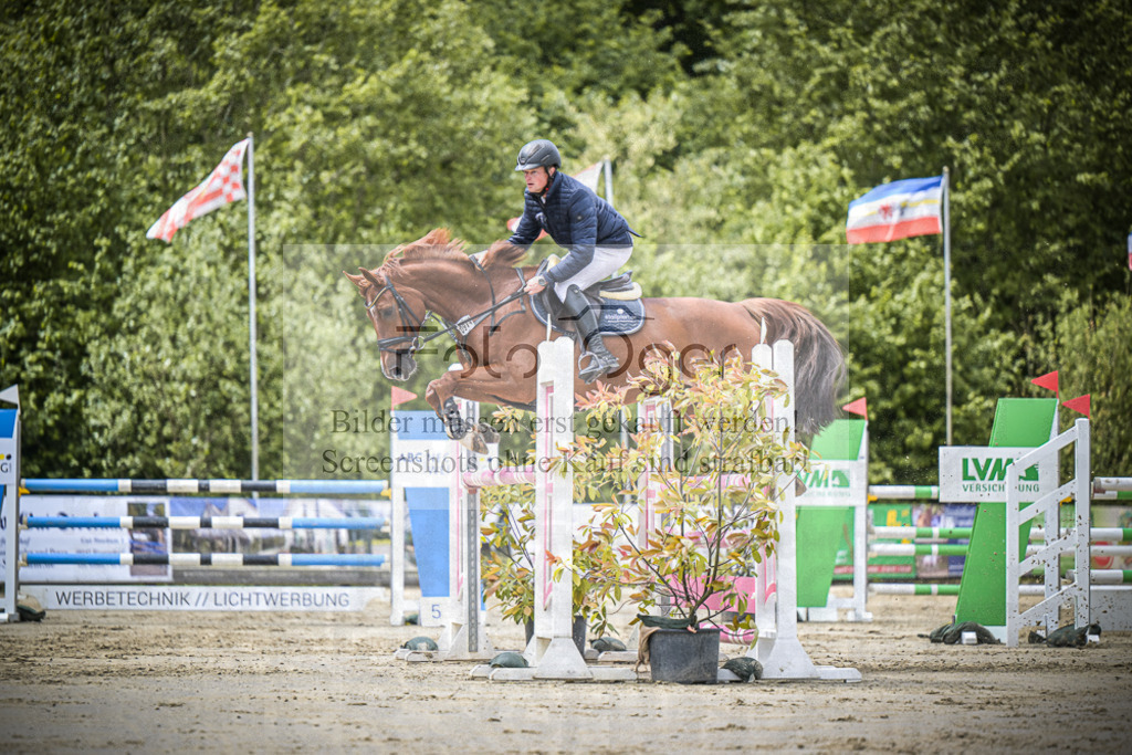 DOS_4973 | Entdecke hochwertige Reitturnierfotos von Foto Oger. Professionell, emotional und authentisch – jetzt Lieblingsmomente im Shop bestellen.Deutschlandweite Turnierfotografie. - Realisiert mit Pictrs.com