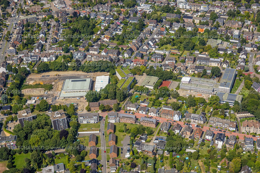 Bottrop250802922 | Luftbild, Baustelle Neustraße Ecke Westring, neue Mehrzwecksporthalle auf ehemaligem Sportplatz, Süd-West, Bottrop, Ruhrgebiet, Nordrhein-Westfalen, Deutschland