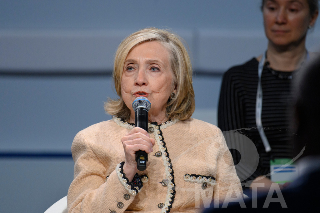 _DWA0171 | Die US-Politikerin Hillary Clinton auf der Veranstaltung Girls Just Want to Have Fundamental Rights: Fighting the Global Pushback im Rahmen der Münchner Sicherheitskonferenz 2026. München, 14.02.2026 Bayern Deutschland - Realized with Pictrs.com