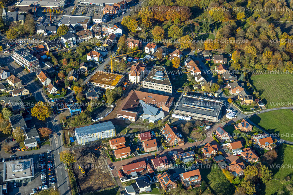 Hamm231101559 | Luftbild, Baustelle Arnold-Freymuth-Gesamtschule, An der Falkschule, umgeben von herbstlichen Laubbäumen, Stadtbezirk Herringen, Hamm, Ruhrgebiet, Nordrhein-Westfalen, Deutschland