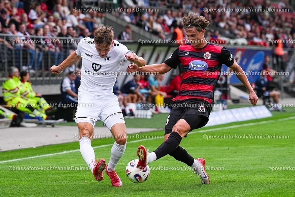 xydr03082501017 | 03.08.2025, xydrx, Fußball, 3.Liga, Viktoria Köln - FC Schweinfurt 05, Saison 2025 2026, Sportpark Höhenberg: Sebastian Mueller (1.FC Schweinfurt 05 #37) im Zweikampf gegen Jonah Benedict Sticker (Viktoria Köln #33  DFB regulations prohibit any use of photographs as image sequences and or quasi-video.