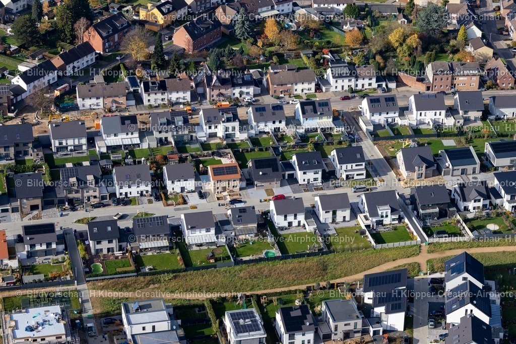 Luftbilder Herzogenrath-7379 | Luftbildfotografie Wohngebiet einer Einfamilienhaus- Siedlung an der Straße Lissabonweg in Herzogenrath im Bundesland Nordrhein-Westfalen, Deutschland - Realisiert mit Pictrs.com