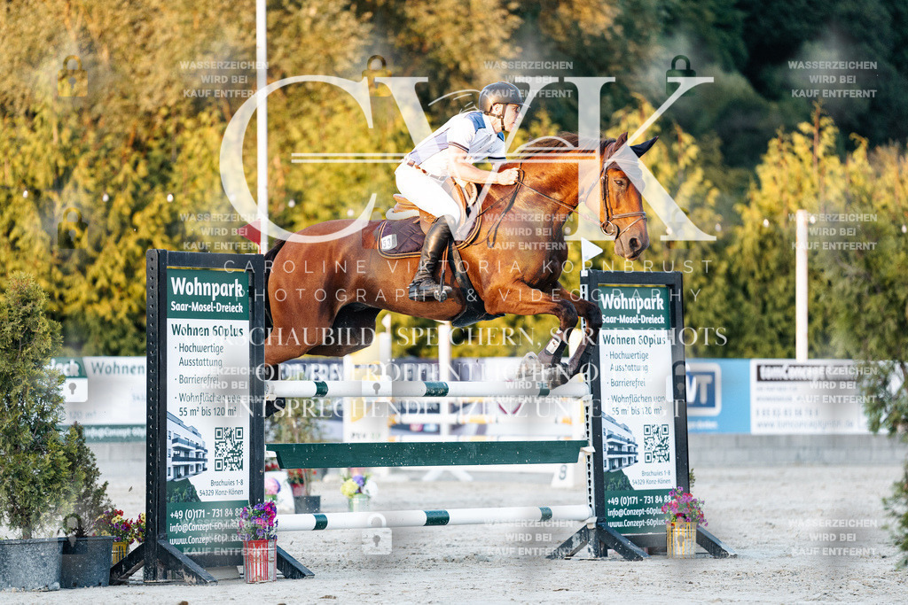 CK901259 | Turnierfotografie Pferdefotografie Trier Rheinland-Pfalz Pferdesport Reitsport Tierfotografie Sportfotografie Pferdevideo Pferdevideografie Equestrianvideography equestrianphotography  - Realisiert mit Pictrs.com