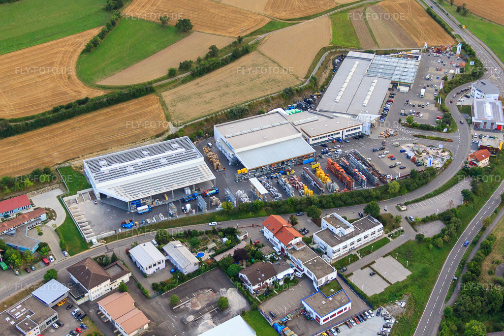 Luftbild: Kömpf Bauzentrum GmbH in Calw im Bundesland Baden-Württemberg in Deutschland. – Foto: IMG_52418.jpg vom 23.08.2012 durch Werner Riehm/FLY-FOTO.de – Auflösung des Originals: 4732 x 3155 px – Kömpf Baustoffhandel GmbH