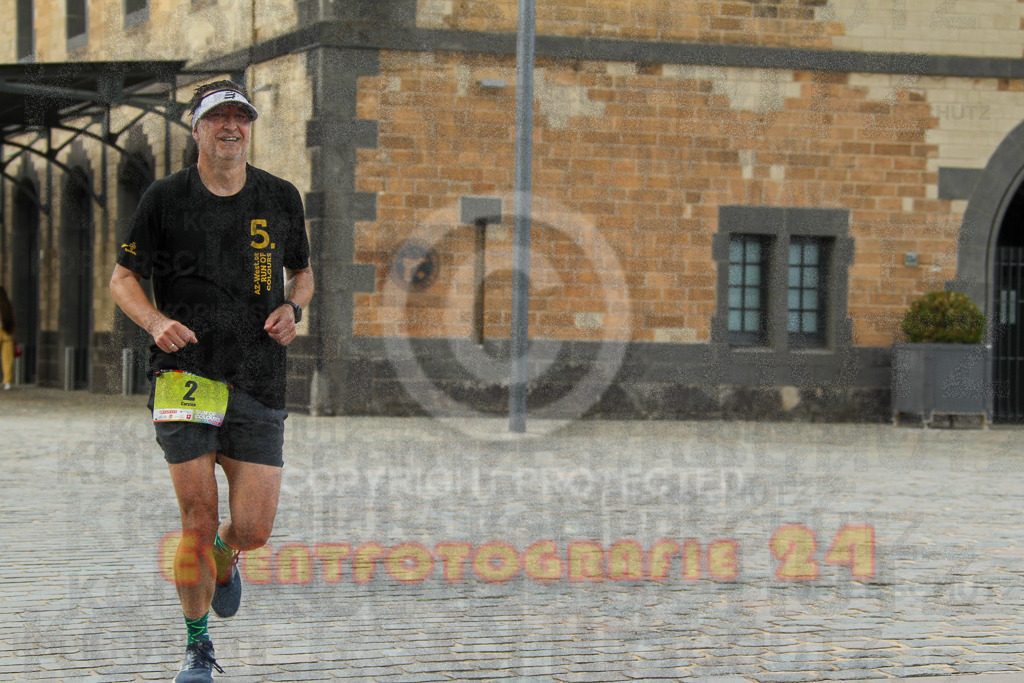 250920_1519_EV4_8447 | Sportfotografie im Rhein-Sieg Kreis, Köln, Bonn, NRW, Rheinland Pfalz, Hessen, etc. Unser Tätigkeitsfeld umfasst den Laufsport vom Volkslauf über den Marathon, Duathlon, Triathon bis zum Ultralauf wie Kölnpfad Ultra oder Schindertrail.