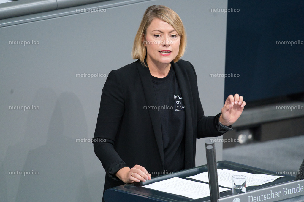 Clara Bünger (2) | Metropolico