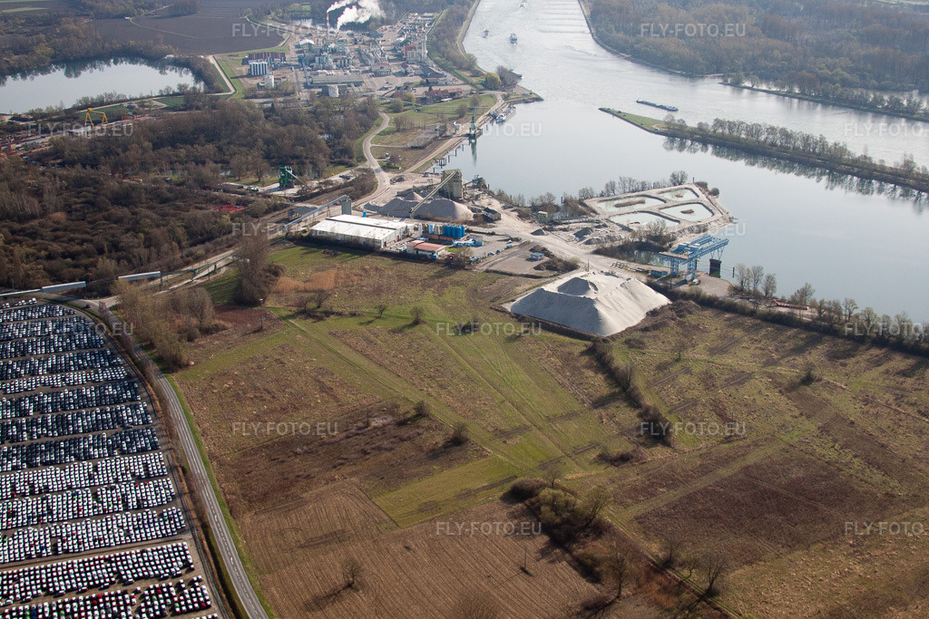 Vue aérienne: Port à Lauterbourg dans le département Bas Rhin, France.Photo: IMG_25635.jpg prise le 02/04/2010 par Werner Riehm/FLY-FOTO.euRésolution de l'original: 4752 x 3168 px