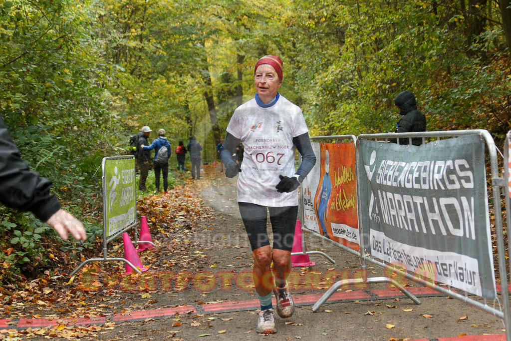 251026_1328_EX1_3527 | Sportfotografie im Rhein-Sieg Kreis, Köln, Bonn, NRW, Rheinland Pfalz, Hessen, etc. Unser Tätigkeitsfeld umfasst den Laufsport vom Volkslauf über den Marathon, Duathlon, Triathon bis zum Ultralauf wie Kölnpfad Ultra oder Schindertrail.