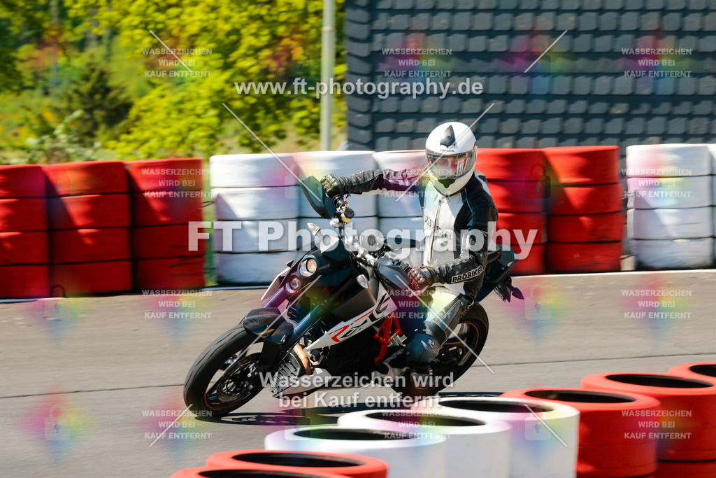 Moto-TeamOBK-21955 | Hier findet Ihr Bilder von Touristenfahrten auf der Nürburgring Nordschleife oder von anderen Veranstaltungen die ich besucht habe. Viel Spass beim Durch Schauen 