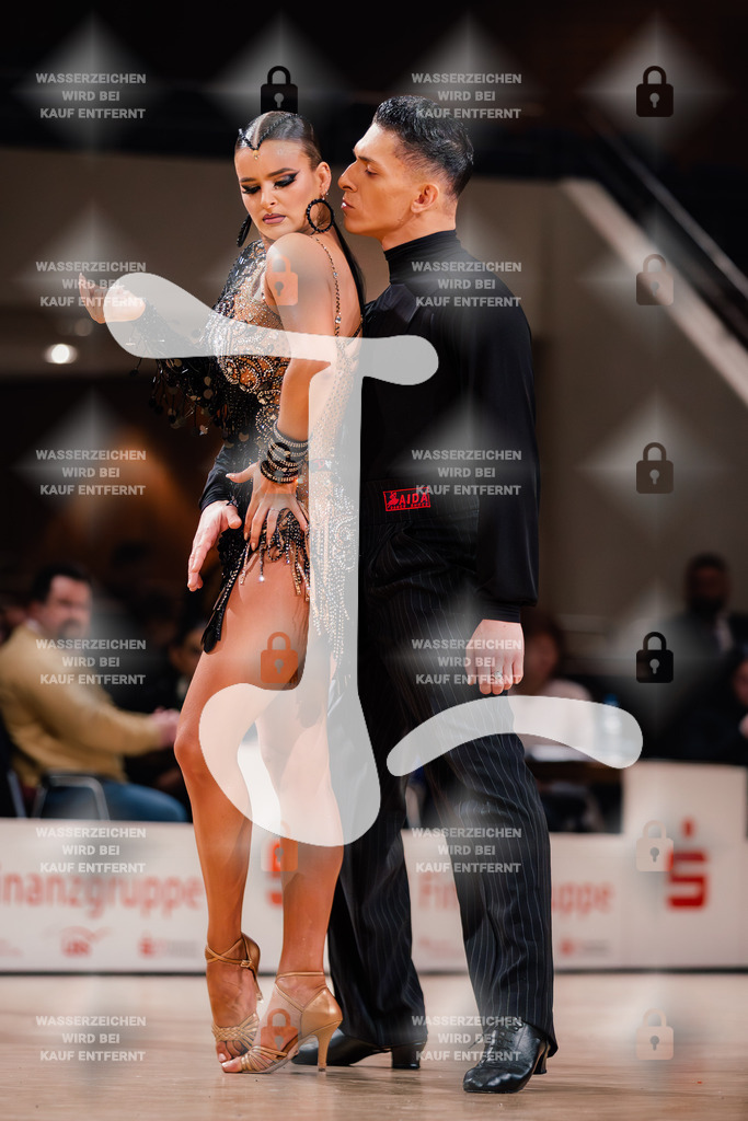 Goldstadtpokal 2025 - WDSF World Open Latin 5th (27) Razvan Dumitrescu _ Jacky Joos (Schwarz Weiß Club Pforzheim)-2025-01-25-6034 | Webshop for digital downloads and prints of dance sport, event & show photographer Julian Link - Realisiert mit Pictrs.com