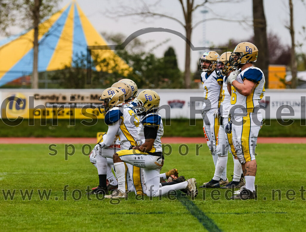 2022-04-30_086_Erding_Bulls_gegen_Regensburg_Phoenix | Erding, Deutschland, 30.04.2022:
Football, Regionalliga 2022, 1. Spieltag, Erding Bulls gegen Regensburg Phoenix

Foto: Christian Riedel / fotografie-riedel.net
