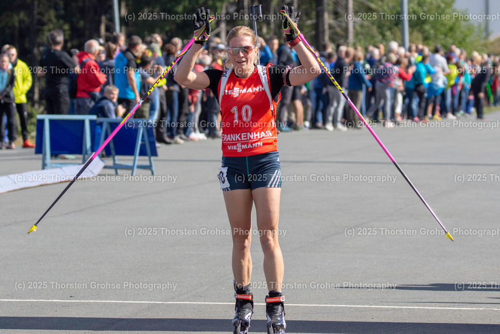 Deutsche Meisterschaften Biathlon 2018 | Deutsche Meisterschaften Biathlon 2018, Massenstart Frauen am 15.09.2018 in der DKB SKI ARENA in Oberhof, (Deutschland)

Bild: Franziska Hildebrand vom WSV Clausthal-Zellerfeld 7 BwB (10) - Realisiert mit Pictrs.com