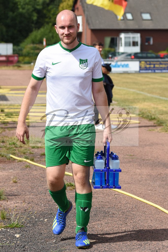 20180812_OHRBEL_0016 | Fußball, Herren:   beim Spiel der 1. Kreisklasse zwischen SV Ohrbeck vs. SVC Belm-Powe II am 12.08.2018 an der Hüggelkampfbahn in Ohrbeck-Hasbergen, Deutschland.(Foto von Nico Paetzel) - Realisiert mit Pictrs.com