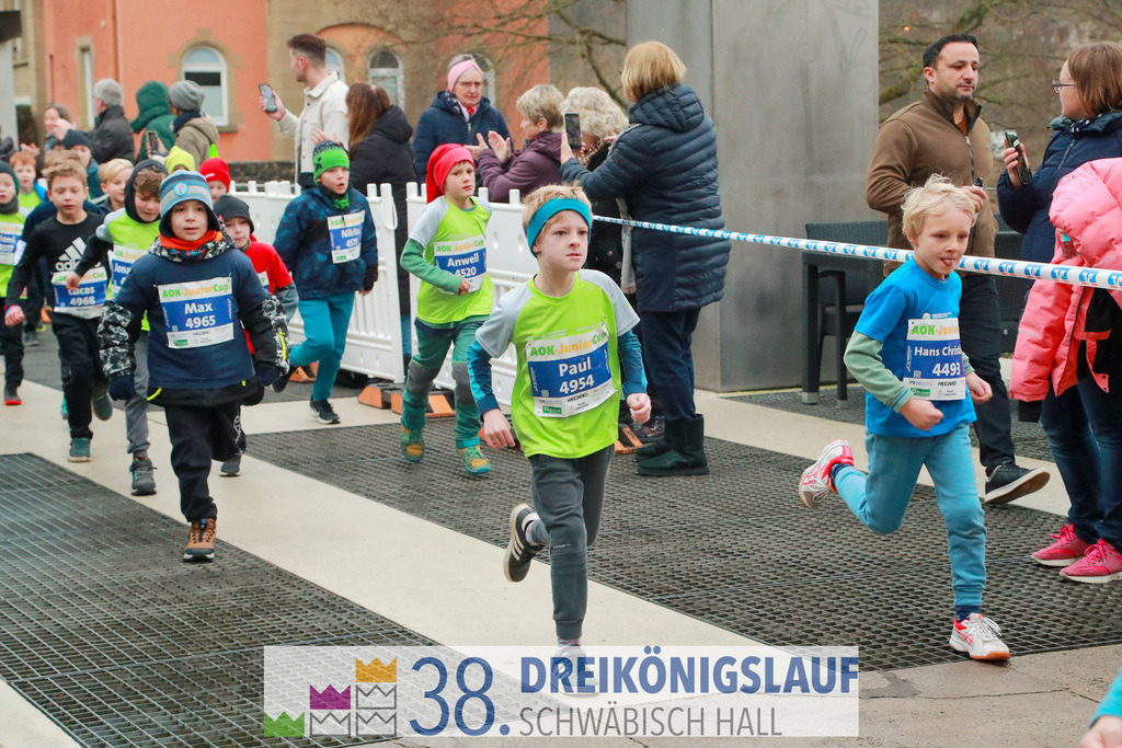 400m AOK Junior Cup | 3 Koenigslauf 2024 400m AOK Junior Cup - Realisiert mit Pictrs.com