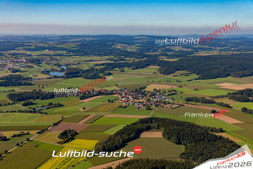 Die Luftaufnahme Muschenried - Winklarn wurde 2021 mittels Flugzeug (keine Drohne) erstellt. Hohe Auflösung -für große Poster und Wandbilder geeignet!