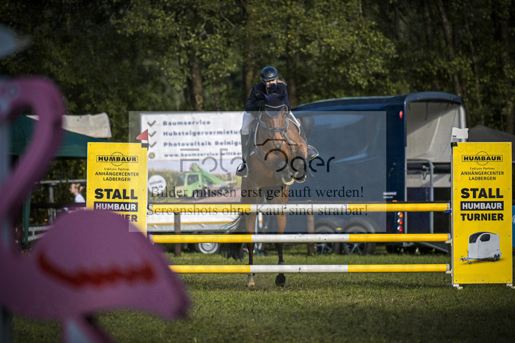 DOS_0237 | Entdecke hochwertige Reitturnierfotos von Foto Oger. Professionell, emotional und authentisch – jetzt Lieblingsmomente im Shop bestellen.Deutschlandweite Turnierfotografie. - Realisiert mit Pictrs.com
