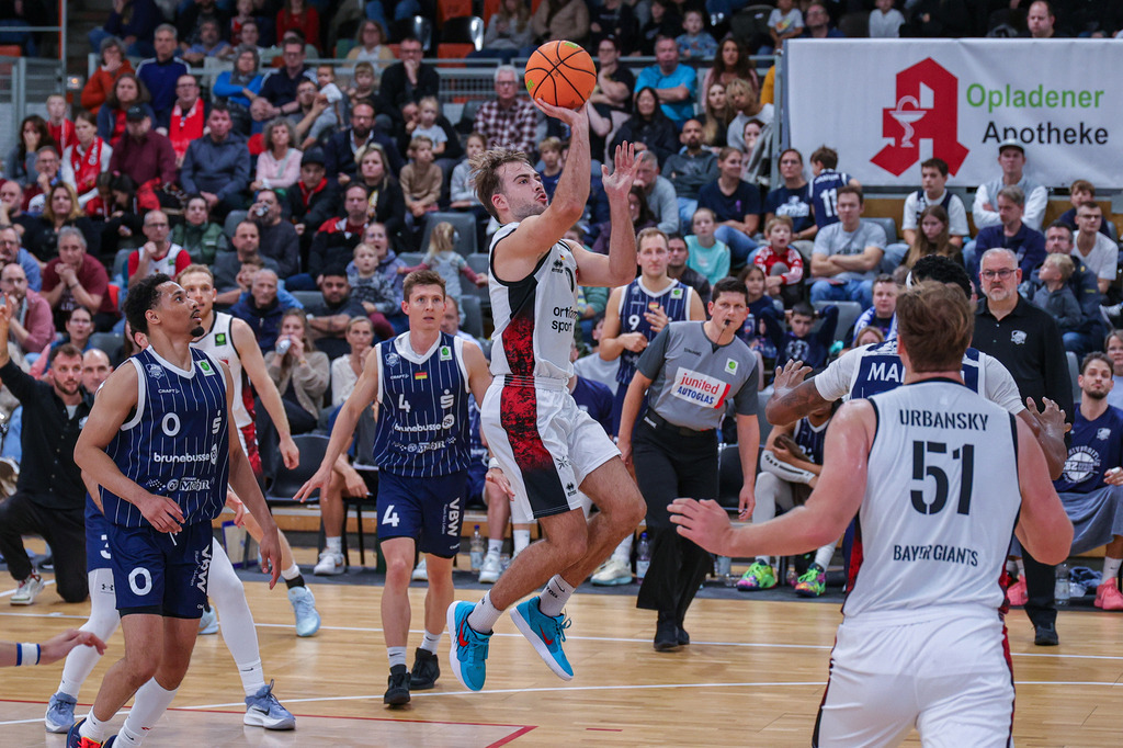 BAYER GIANTS vs VfL Sparkassenstars Bochum-127 | Fotos von Basketballspielen aus dem Raum NRW fotografiert von Gero Mueller-Laschet und Daniel Schaefer - Realisiert mit Pictrs.com
