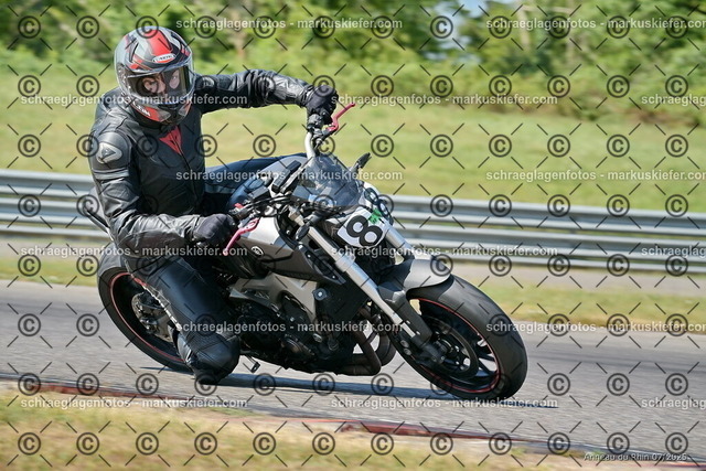 25bt04-0531 | markuskiefer.com - Realisiert mit Pictrs.com