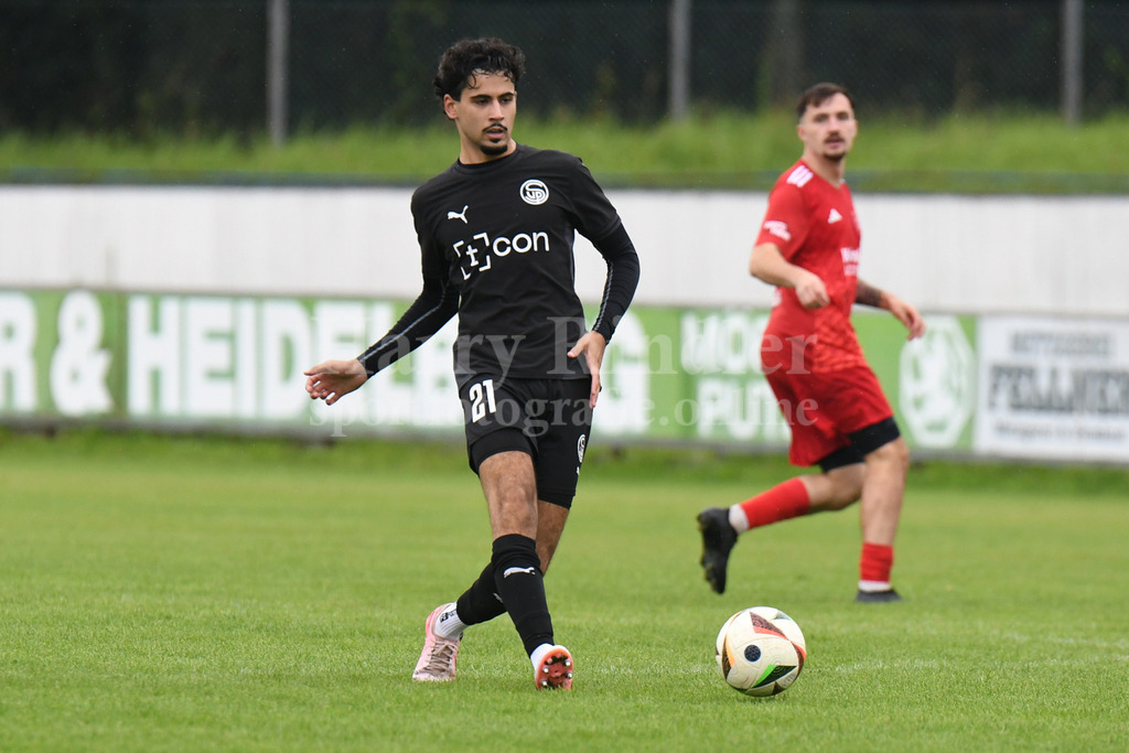 SpVgg Plattling : FC Ergolding | Arda Ulukus (SpVgg Plattling) - Realisiert mit Pictrs.com