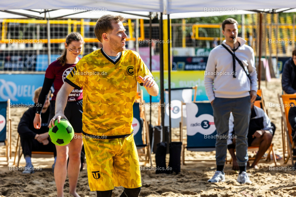 2025-200080856-Strandvölkerball-WM_1 |  23.08.2025; Berlin Foto: Gerold Rebsch - www.beachpics.de