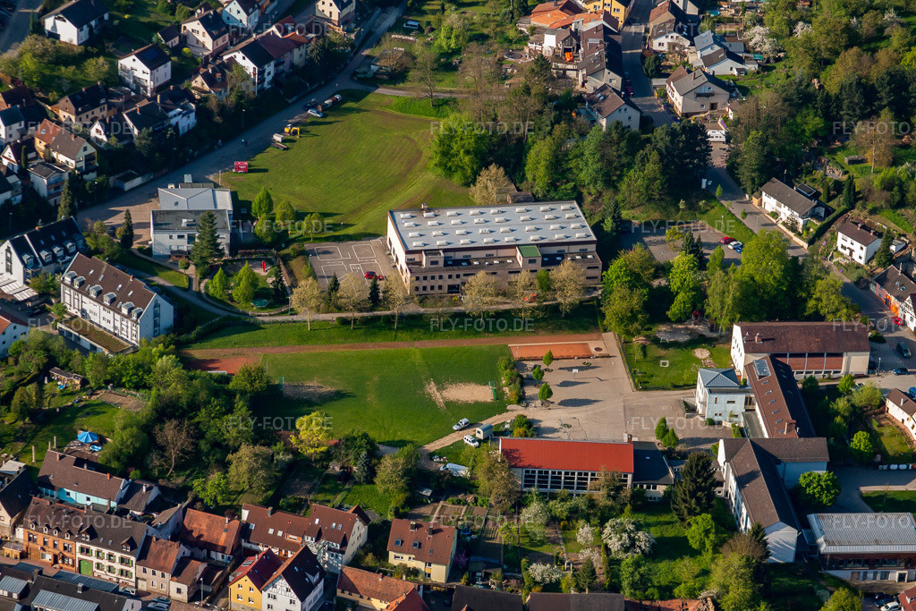 Luftbild: Räuchle-Halle im Ortsteil Söllingen in Pfinztal im Bundesland Baden-Württemberg in Deutschland. Foto: IMG_26818.jpg vom 28.04.2010 durch Werner Riehm/FLY-FOTO.de