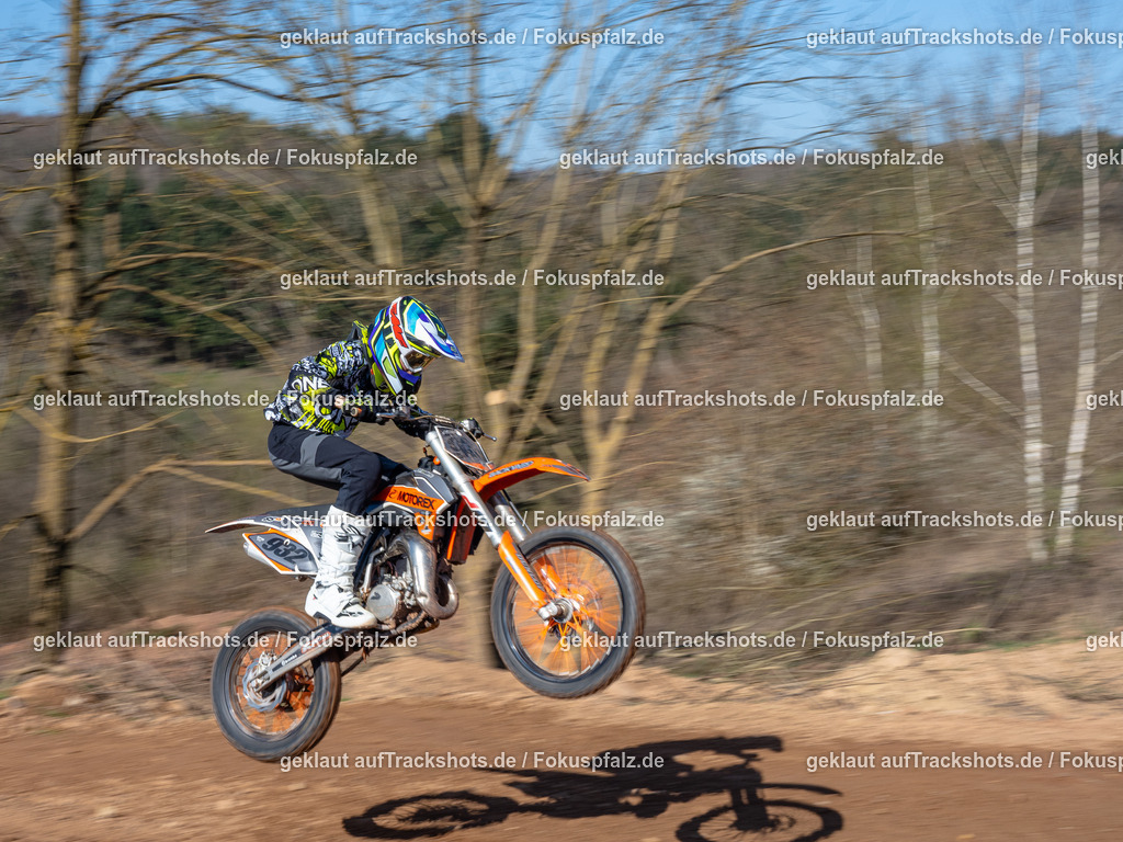 Schweyen040525-1 | Trackshots.de / Fokuspfalz.de - Realisiert mit Pictrs.com