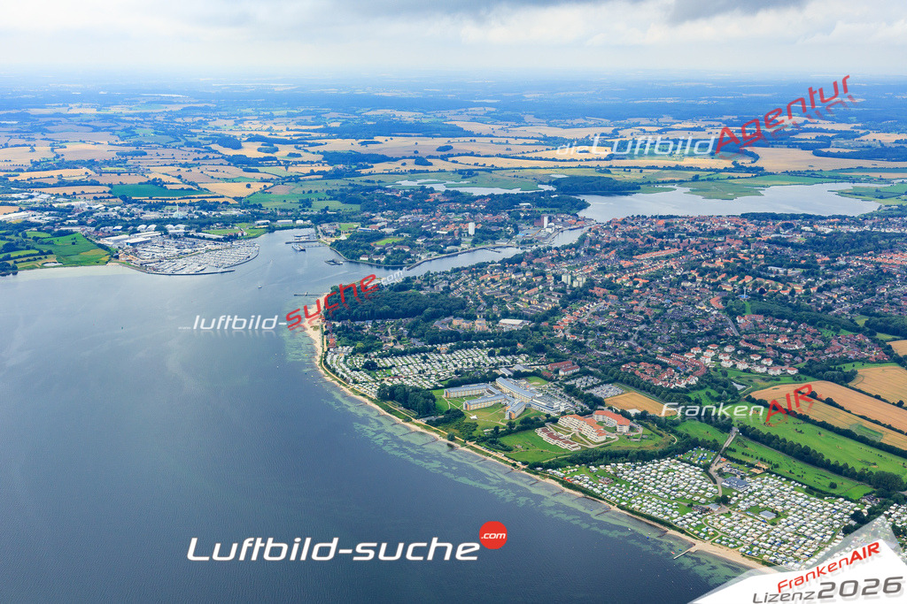 Die Luftaufnahme der Stadt Neustadt-in-holstein wurde vom UL-Flugzeug heraus erstellt ( keine Drohne )- hohe Auflösung für beste Qualität