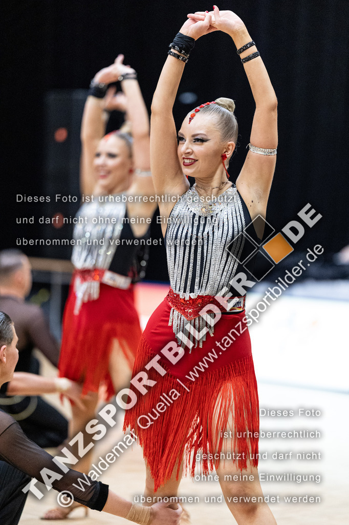 20240406-12891 | Hier finden Sie Tanz Bilder vom Latein und Standard Formationen tanzen. Sportbilder vom Tanzsport. Schöne Fotos und von Weltmeisterschaft, Europameisterschaft, Bundesliga, Regionalliga, Oberliga und Landesliga sowie von GOC Stuttgart, DanceComp, WM Bremen